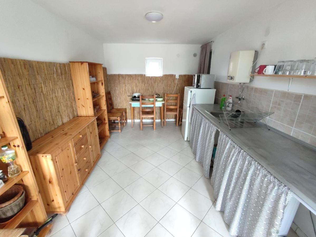Sarga311 Ueduelohaz Szeged Βίλα Εξωτερικό φωτογραφία